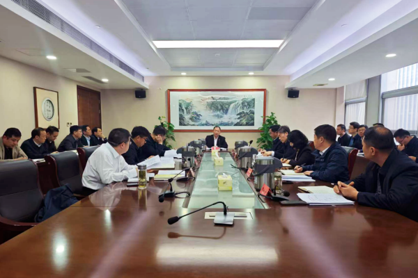 市纪委机关理论学习中心组举行学习会